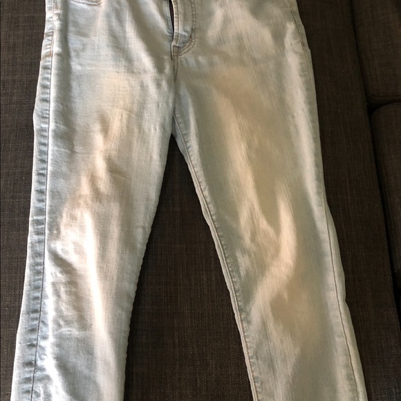 Old Navy Super Skinny Jeans - Picture 2 of 3